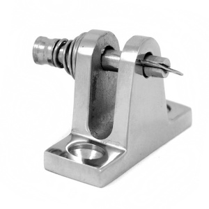 Кронштейн рамы тента палубный наклонный Deck Hinge Angle Base, с такелалажным пальцем, основание 22 мм x 51мм, нержавеющая сталь - купить с доставкой по Москве и России
